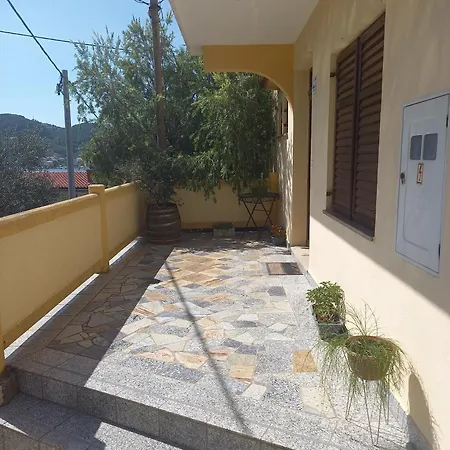 Apartment By The Sea Supetarska Draga - Gornja, Rab - 22719 *