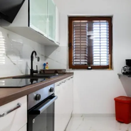 Apartment By The Sea Supetarska Draga - Gornja, Rab - 22719 Rab Town